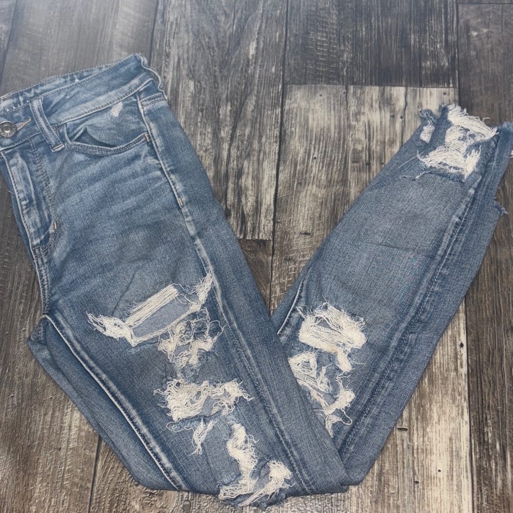 American Eagle Outfitters Light Blue Distressed Skinny Jeans